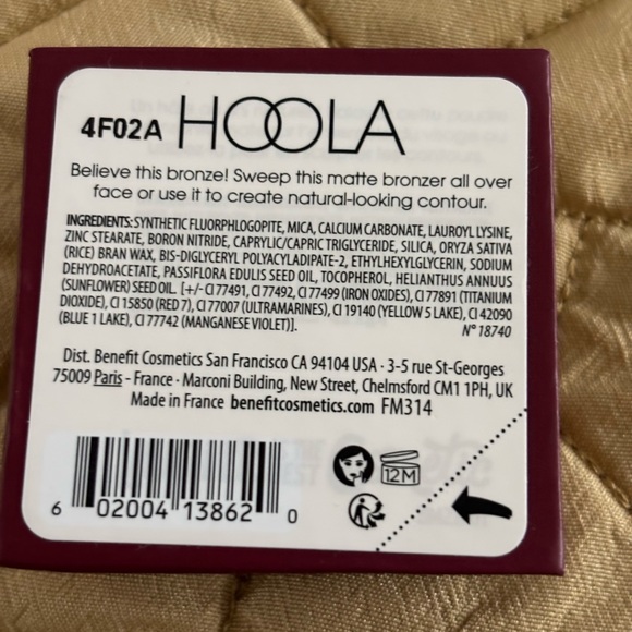 Benefit Hoola Mini Bronzer with Floral Design - Picture 3 of 6